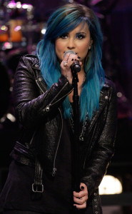 rs_634x1024-131003044800-634-bluehair-DemiLovato