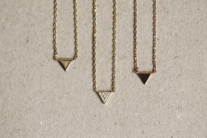 les bijoux fantaisie en plaqué or remplissent nos boites à bijoux