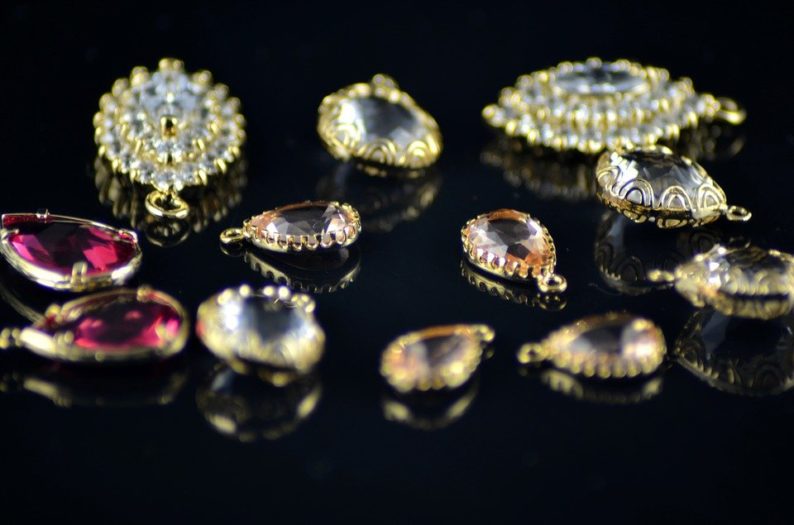 Tout savoir sur la vente de bijoux anciens